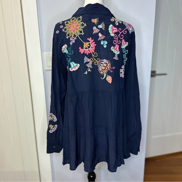 Johnny Was Alesa Tiered Embroidered Silk Navy Blue Tunic. Size L. Like New! - Picture 2 of 14